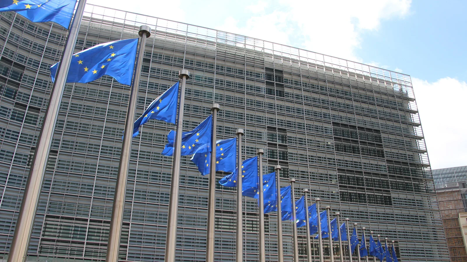 Votre iPhone n&rsquo;aura pas le nouveau Siri, et Apple accuse Bruxelles